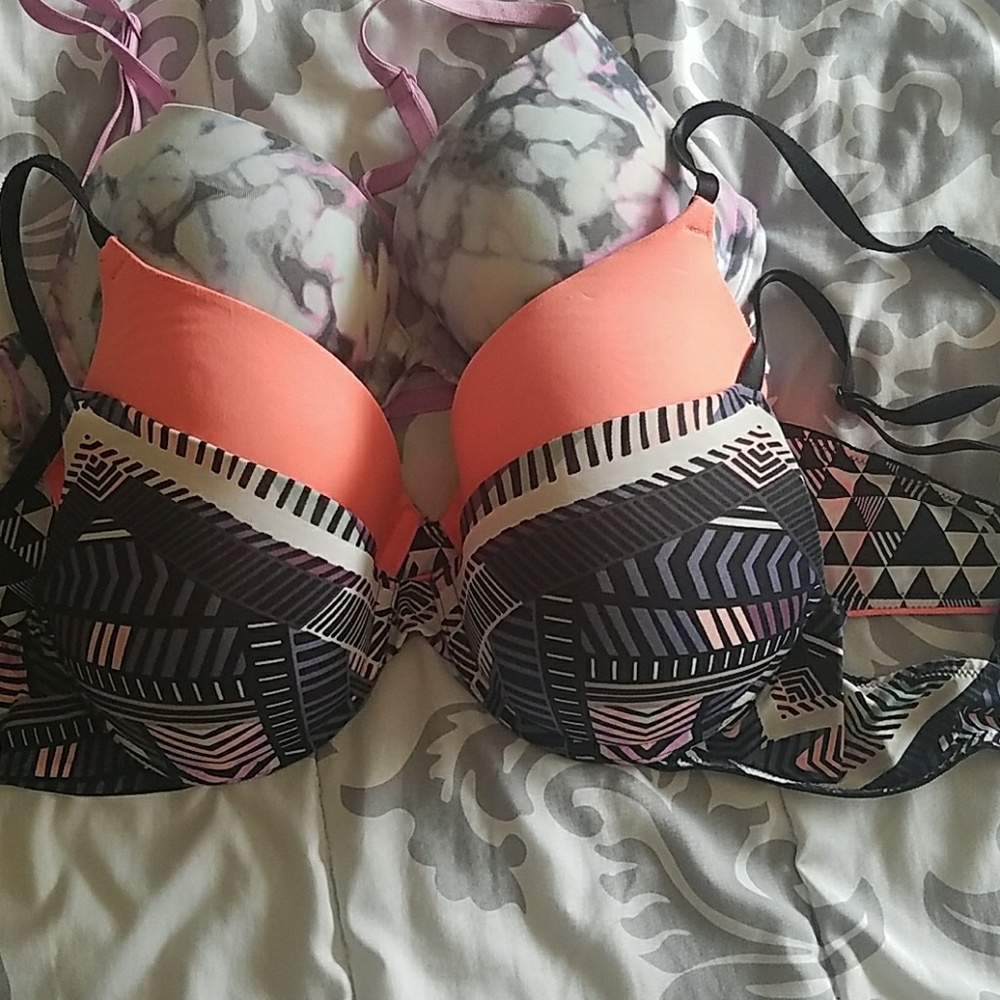 3 VS pink bras